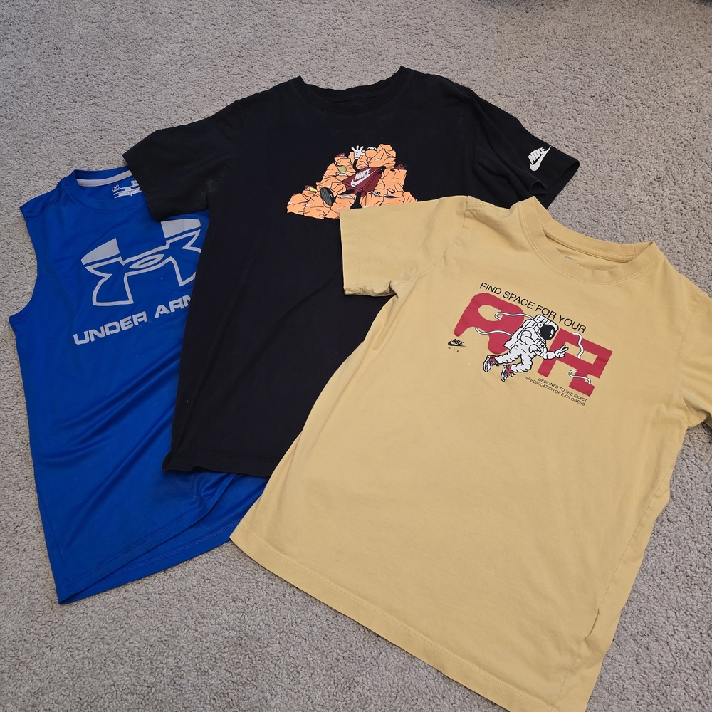 Nike & Umder Armo T-Shirts Youth Large